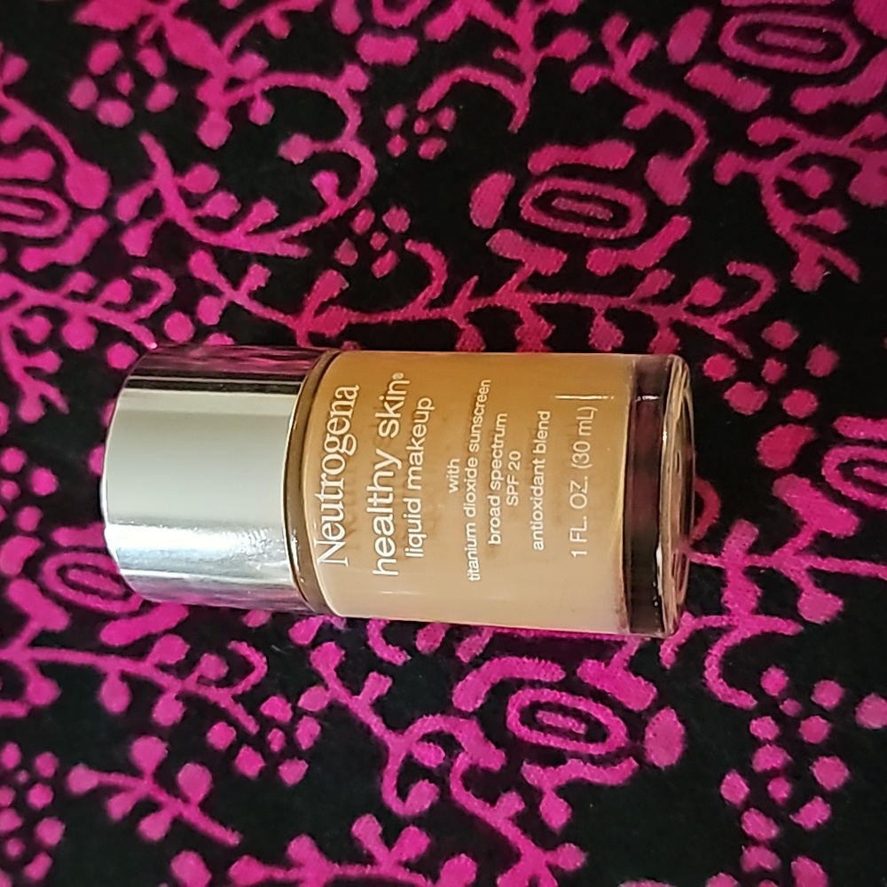 Neutrogena Healthy Skin makeup